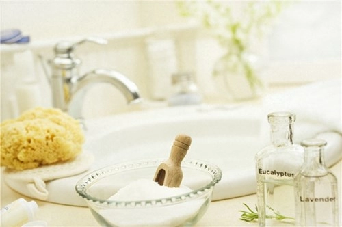 thần dược muối giúp trị mụn và dưỡng da tại nhà cực đơn giản