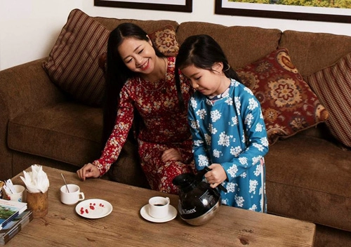 Áo dài tuyệt đẹp cho mẹ và con gái yêu đón tết