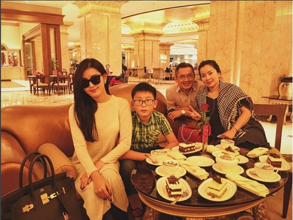 chóng mặt trước tủ đồ tiền tỷ của á hậu huyền my