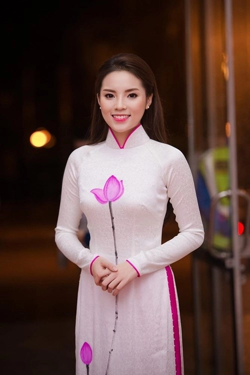 Hoa hậu kỳ duyên áo dài truyền thống hay cách tân thu hút hơn