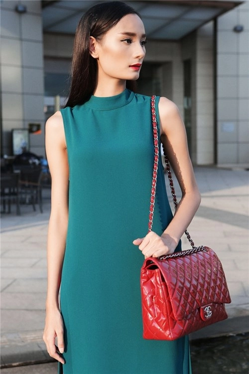 Lê thúy kể chuyện tình yêu với những sắc màu