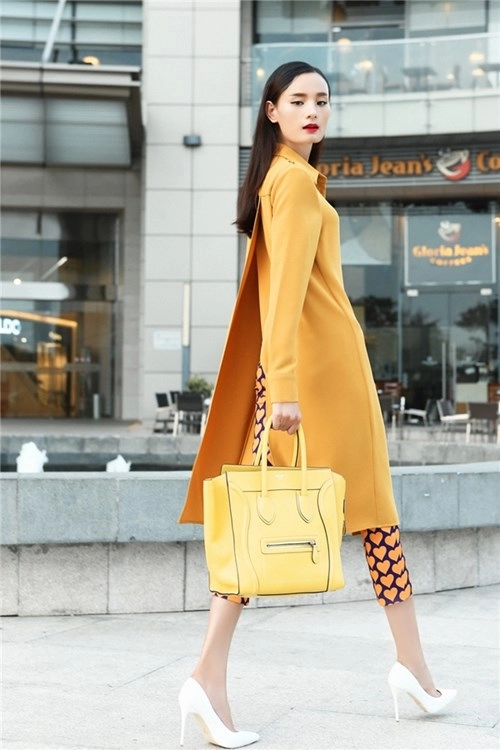 Lê thúy kể chuyện tình yêu với những sắc màu
