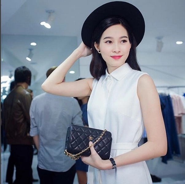 Ngắm sao việt trổ tài mặc đẹp với đồ dưới 500 ngàn đồng