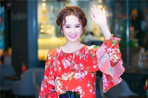 Song trinh chiếm lĩnh thảm đỏ đầu năm