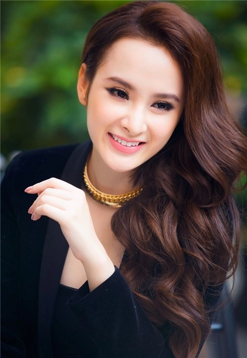 Song trinh chiếm lĩnh thảm đỏ đầu năm