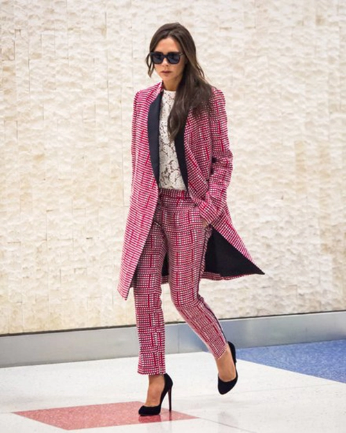 Victoria beckham đẹp bất ngờ khi rũ bỏ màu đen