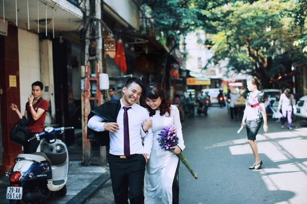 Bộ ảnh cưới trữ tình nhìn là thèm yêu giữa nắng thu hà nội