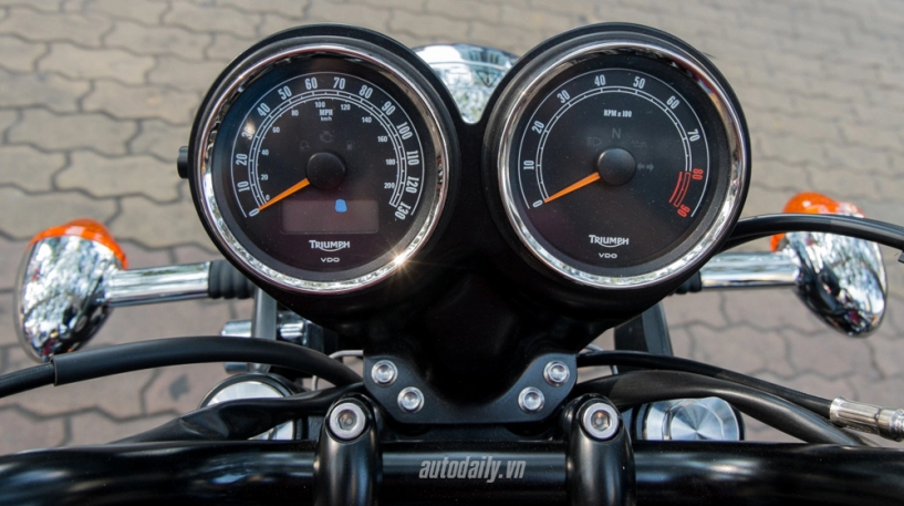 Cận cảnh triumph bonneville t100 2016 đầu tiên tại việt nam
