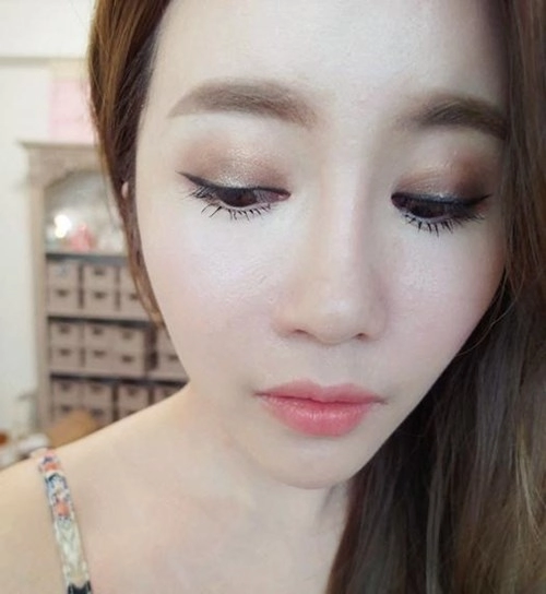 hô biến chân mày mỏng trở nên hoàn hảo trong một nốt nhạc