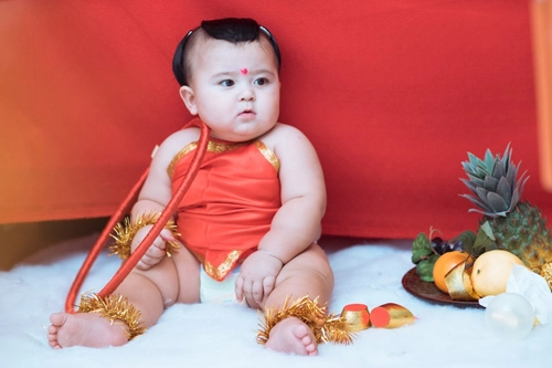 Mẹ con thiên thần lai gốc việt xúng xính áo dài cực yêu