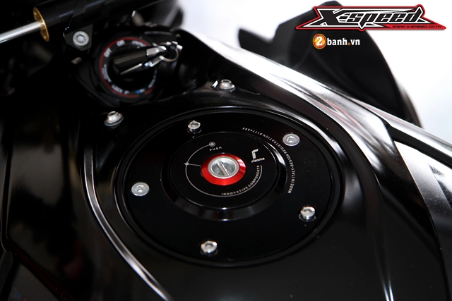 Kawasaki z1000 siêu ngầu trong phiên bản độ super black