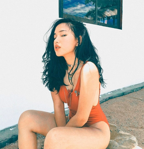 Hot girl việt quá đỗi sexy với áo tắm hở hông táo bạo