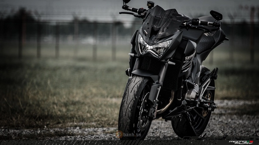 Kawasaki z800 độ cực chất với phiên bản màu đen huyền bí
