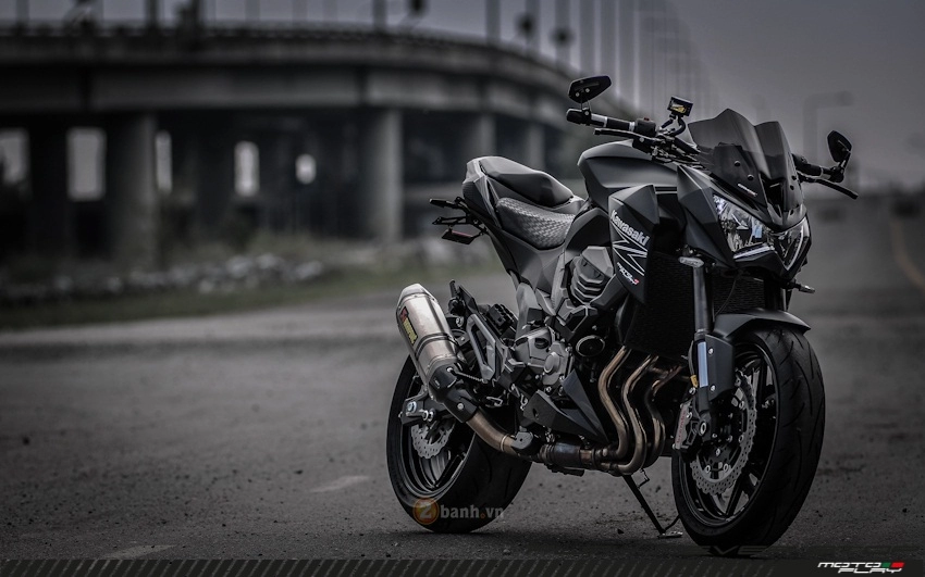 Kawasaki z800 độ cực chất với phiên bản màu đen huyền bí