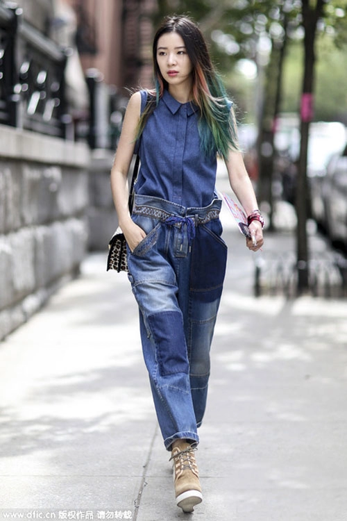 Mốt quần jeans chắp vá dành cho các tín đồ bụi