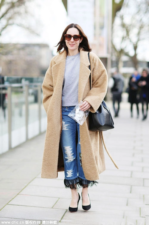 Mốt quần jeans chắp vá dành cho các tín đồ bụi