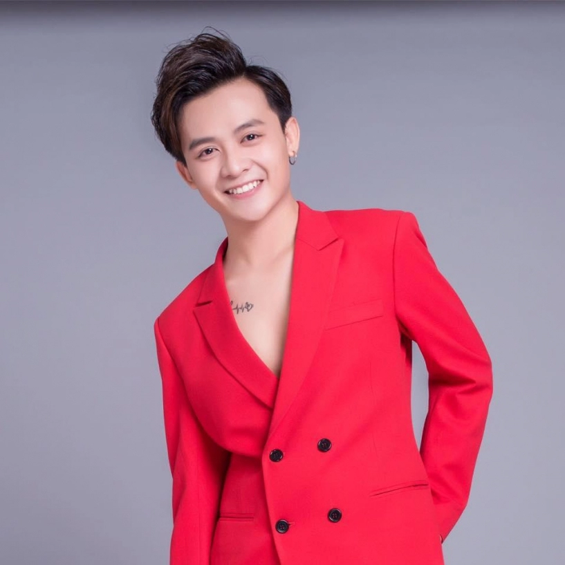 Chàng hot boy mê ca hát lắm tài lẻ nổi tiếng bến tre