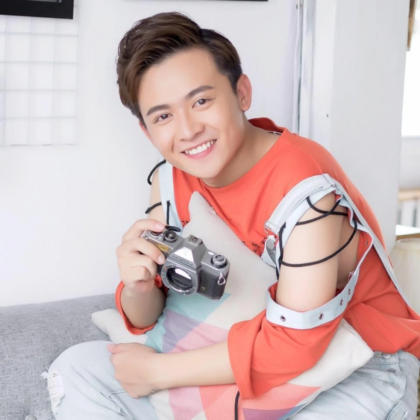 Chàng hot boy mê ca hát lắm tài lẻ nổi tiếng bến tre