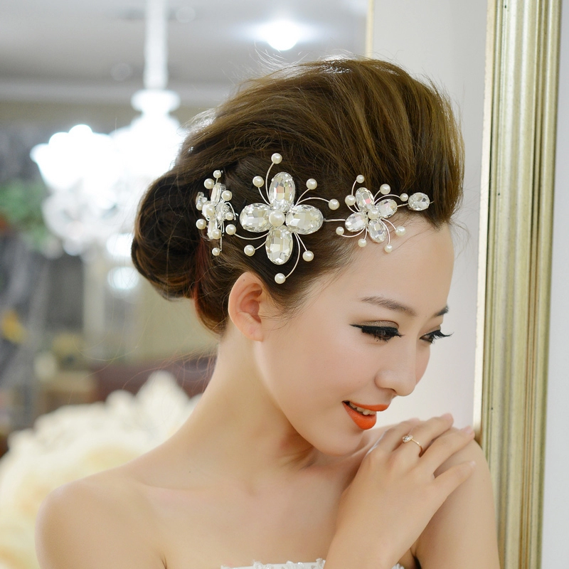 Tóc cô dâu đẹp cho nàng khuôn mặt tròn lộng lẫy nhất