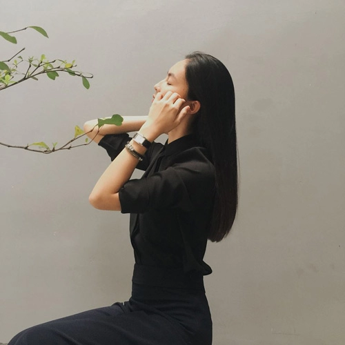 Helly tống lăng xê phụ kiện vòng tay nam tính