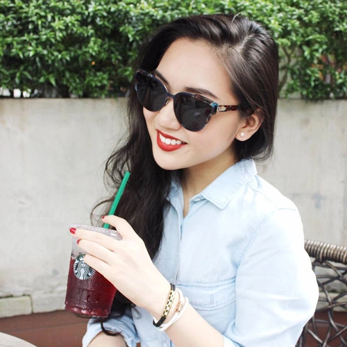 Helly tống lăng xê phụ kiện vòng tay nam tính