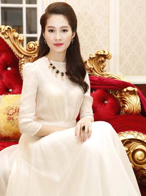 Hh đặng thu thảo rạng ngời