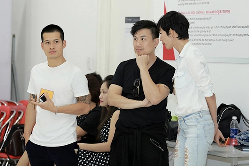 Hồng xuân 1m90 tóc xơ xác