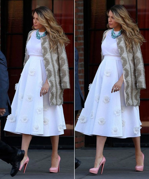 Nhẹ nhàng với thời trang bầu bí của blake lively