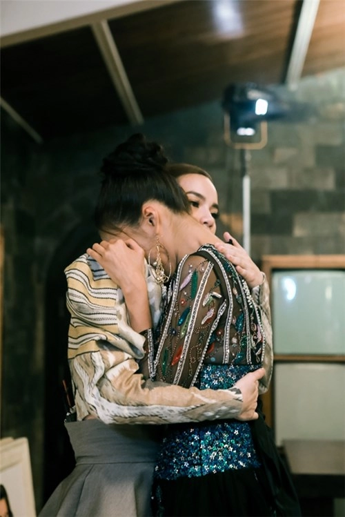 Phạm hương lên tiếng giữa dư luận về the face