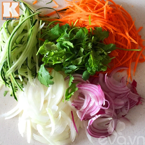 Tận dụng gà thừa làm nộm xé phay