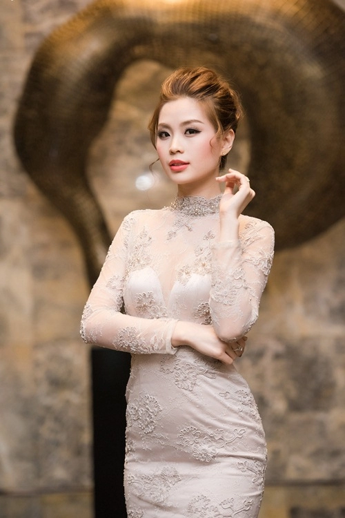 Á hậu diễm trang thôi miên mọi ánh nhìn tại sự kiện hà nội