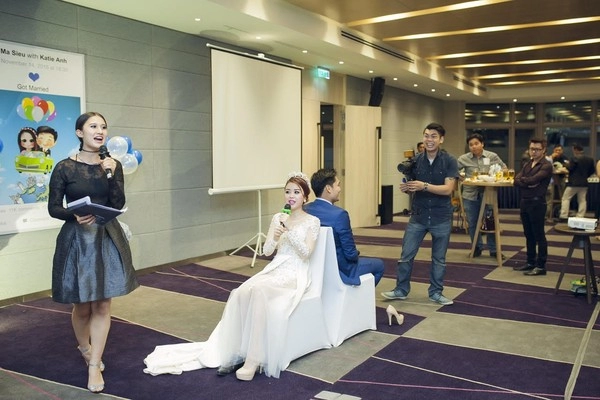 Cặp đôi sài thành nhảy múa trong đám cưới