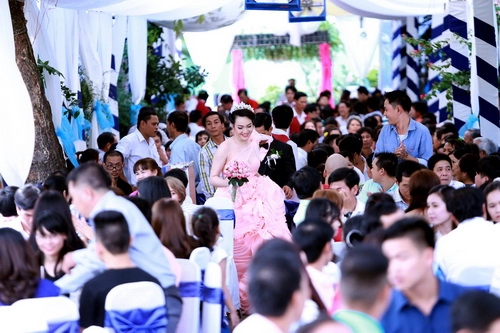 Ntk vũ hoàng điệp vắng mặt trong đám cưới chị gái