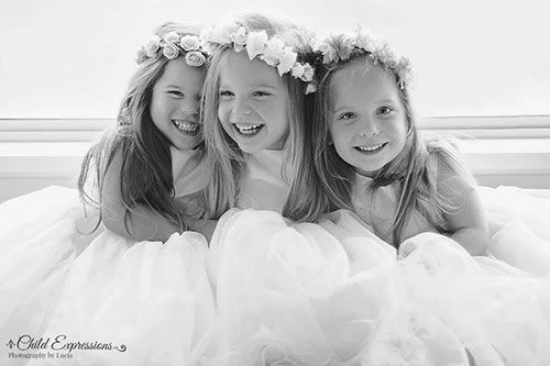 3 bé gái cùng trứng đẹp như thiên thần dưới ống kính