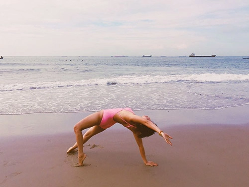 Bà mẹ sài thành dáng siêu đẹp nhờ tập yoga