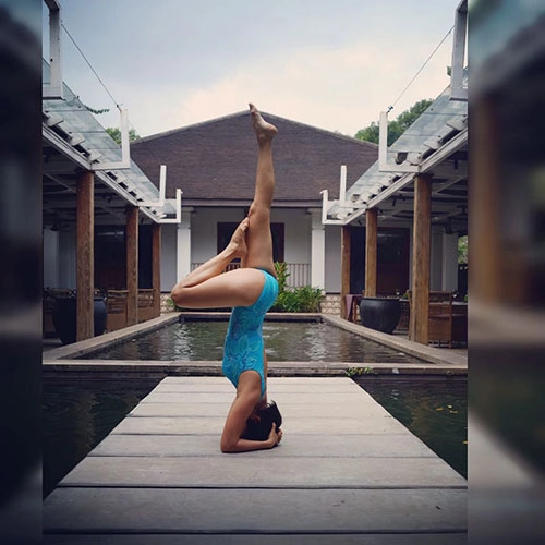 Bà mẹ sài thành dáng siêu đẹp nhờ tập yoga