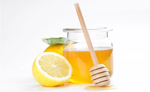 Bí quyết dưỡng móng sạch trắng nhờ chanh cho chị em