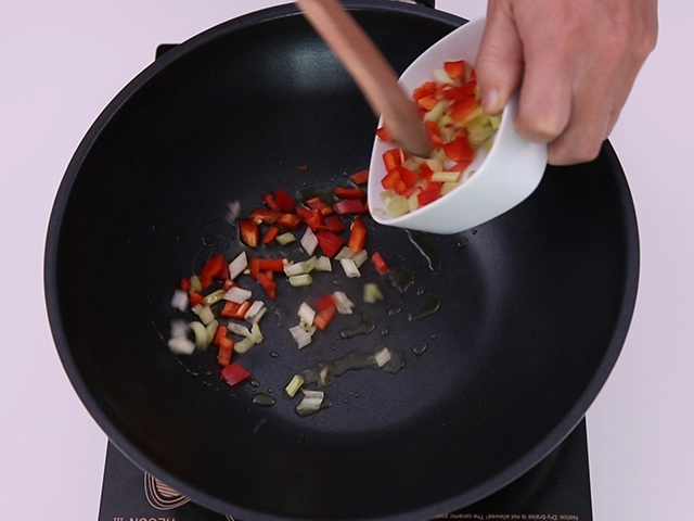 Bún trộn thịt heo ngon miệng bữa sáng cho mọi người