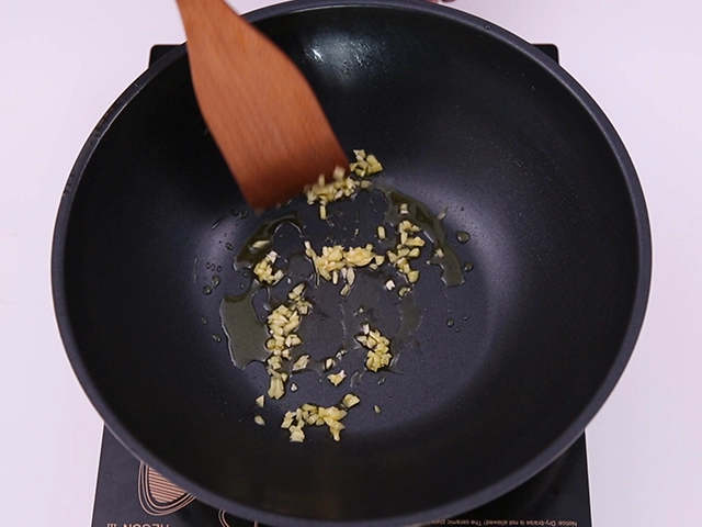 Bún trộn thịt heo ngon miệng bữa sáng cho mọi người