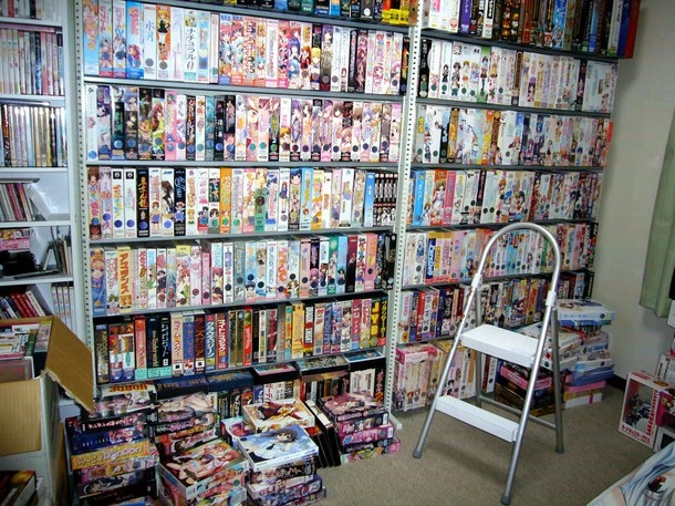 Căn nhà chất kín đồ đạc của các otaku lạ lẫm