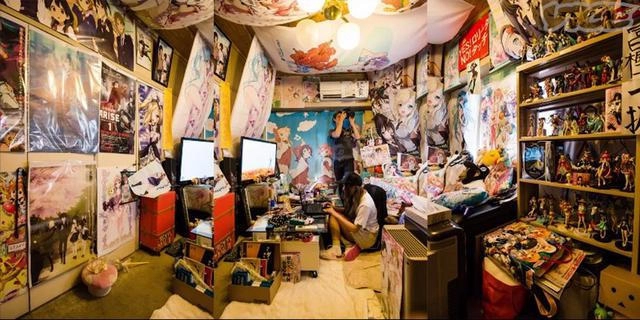 Căn nhà chất kín đồ đạc của các otaku lạ lẫm