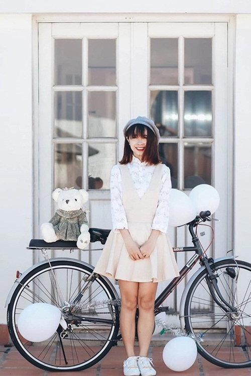Em gái nhã phương xinh đẹp không kém