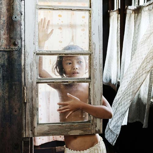 Loạt ảnh về những bé gái quyền lực ở nữ nhi quốc kỳ lạ
