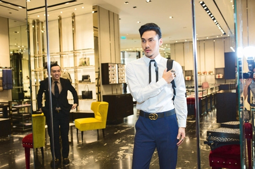 Lý quí khánh vung tiền sắm hàng hiệu đi event