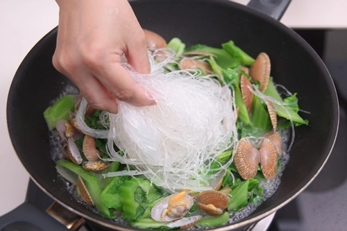 Miến nấu ngao hoa đơn giản mà ngon cho gia đình
