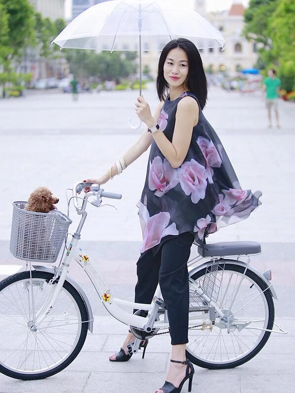 Quý cô 1m8 độc thân quyến rũ và yêu xe đạp