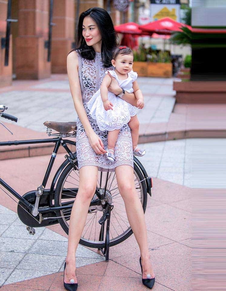 Quý cô 1m8 độc thân quyến rũ và yêu xe đạp