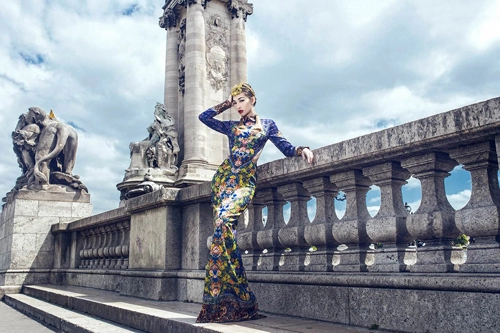 Quỳnh thy lộng lẫy giữa kinh đô paris