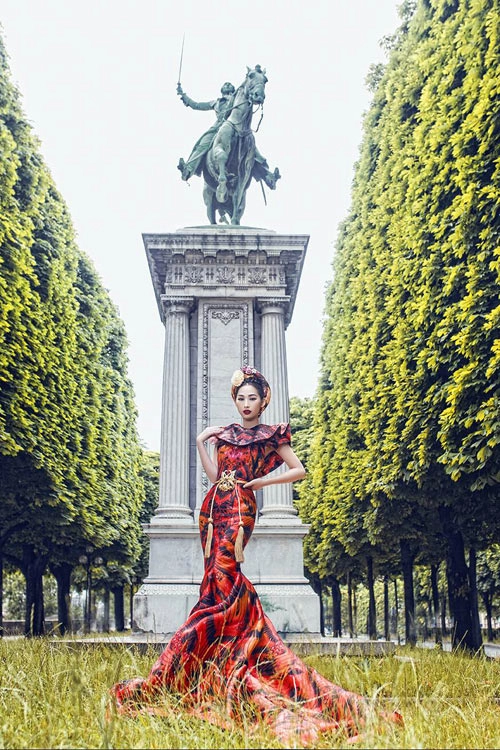 Quỳnh thy lộng lẫy giữa kinh đô paris