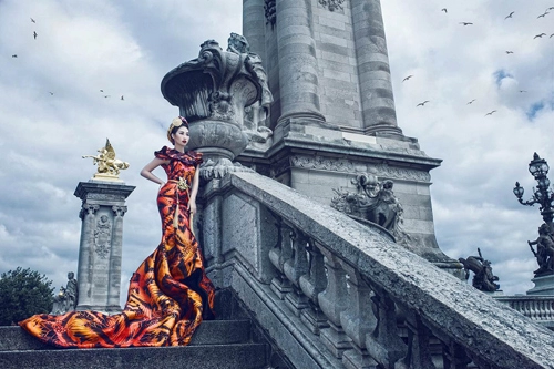 Quỳnh thy lộng lẫy giữa kinh đô paris